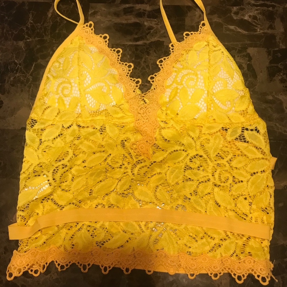 🎉HP🎉 Yellow Lace Crop Top! - Picture 3 of 4